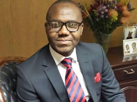 1203-64604-zimbabwe-avec-lappui-technique-de-facebook-steward-bank-a-lance-la-banque-par-whatsapp_M